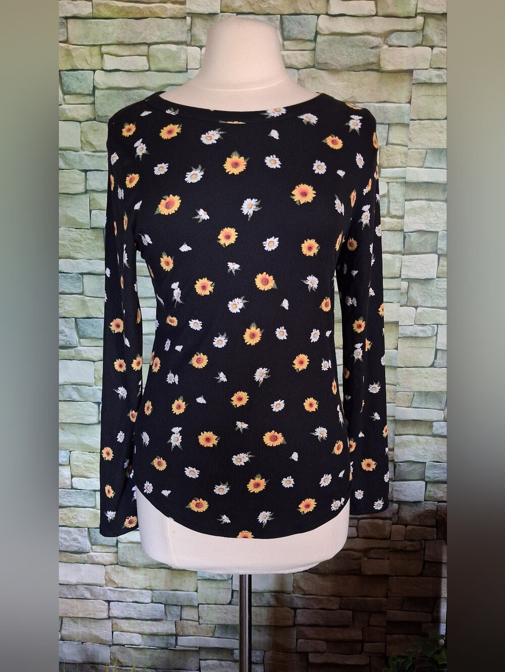 Juniors Large Black Waffle Knit Sunflower Top